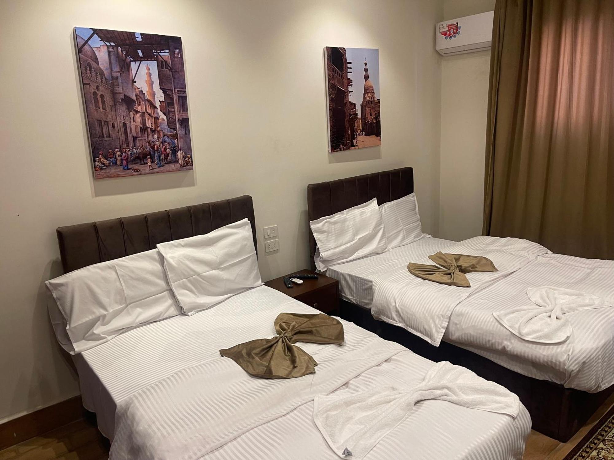 5 Square Motel *